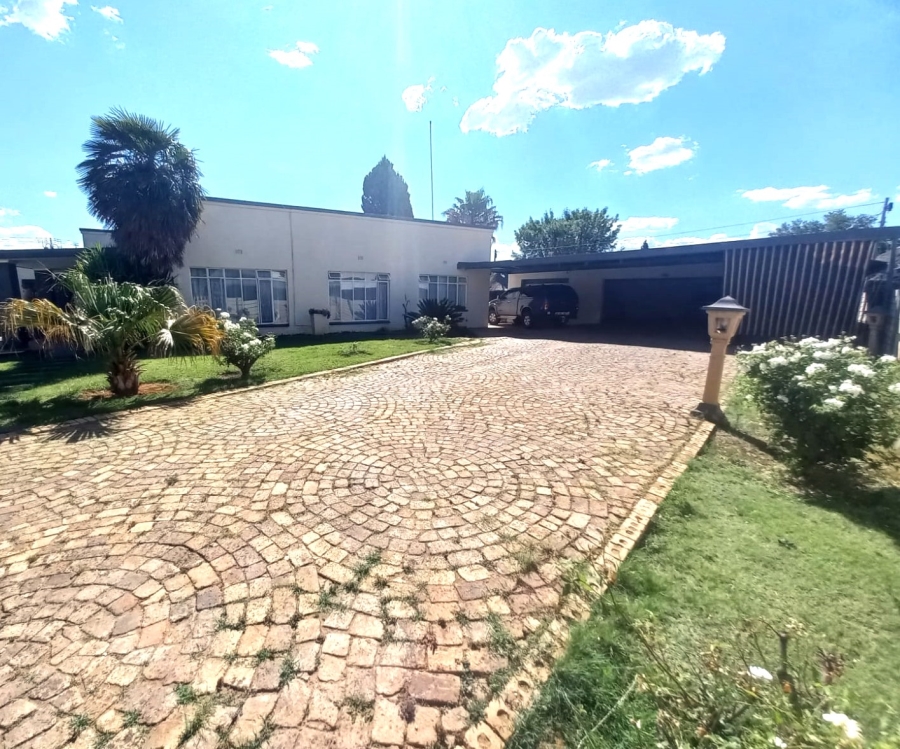 4 Bedroom Property for Sale in Potchefstroom South North West